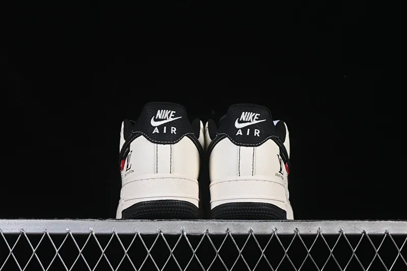 All categories Nk Air Force 1 Air Force series Nk Air Force 1 Low Air Force low top Nike Air Force 1'07 Low LV co-branded printed beige black and red Air Force 1 low-top casual sneakers MZ9588-812